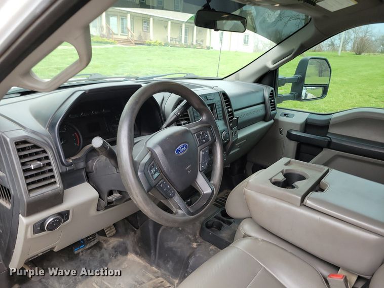 image for item DR7948 2019 Ford F450 Super Duty Crew Cab flatbed truck