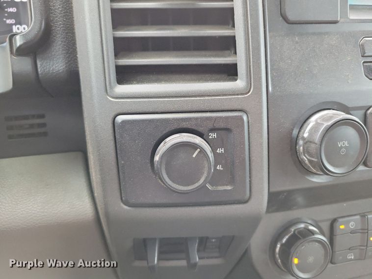 image for item DR7948 2019 Ford F450 Super Duty Crew Cab flatbed truck