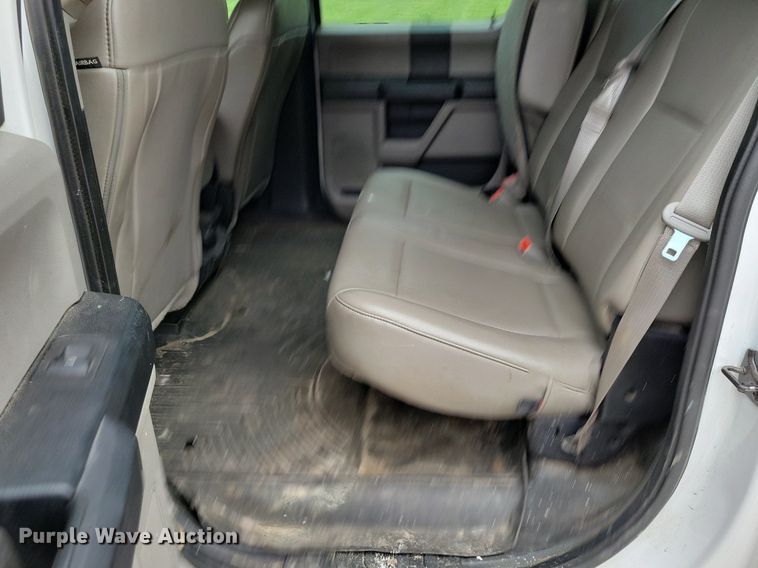 image for item DR7948 2019 Ford F450 Super Duty Crew Cab flatbed truck