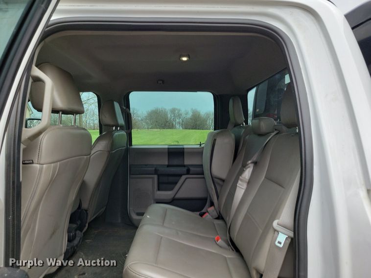 image for item DR7948 2019 Ford F450 Super Duty Crew Cab flatbed truck