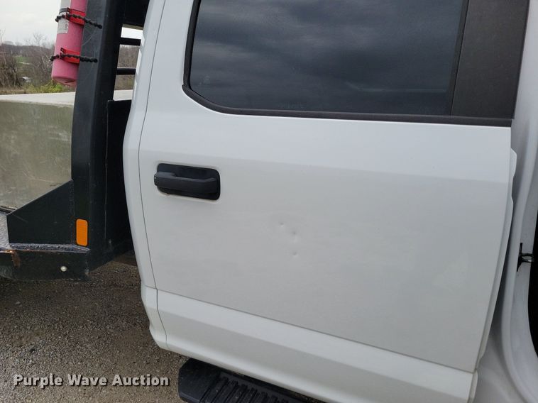 image for item DR7948 2019 Ford F450 Super Duty Crew Cab flatbed truck