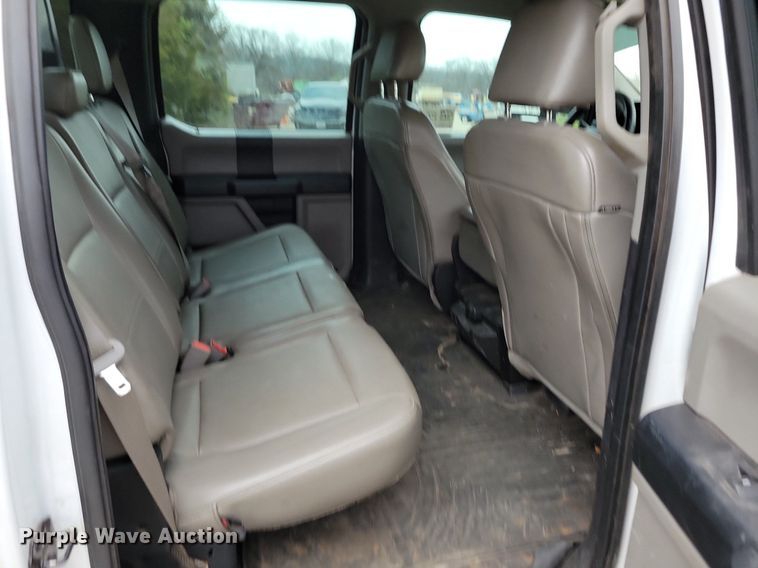 image for item DR7948 2019 Ford F450 Super Duty Crew Cab flatbed truck