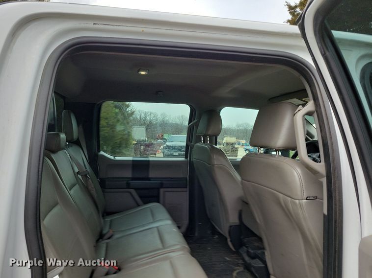 image for item DR7948 2019 Ford F450 Super Duty Crew Cab flatbed truck