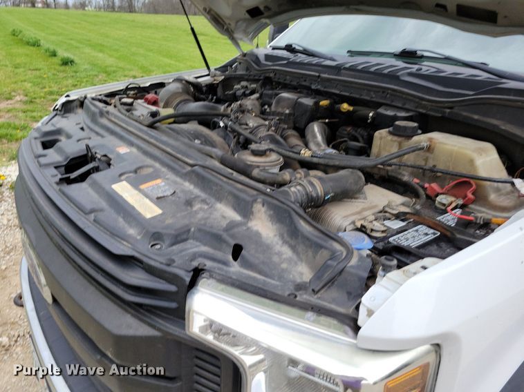 image for item DR7948 2019 Ford F450 Super Duty Crew Cab flatbed truck