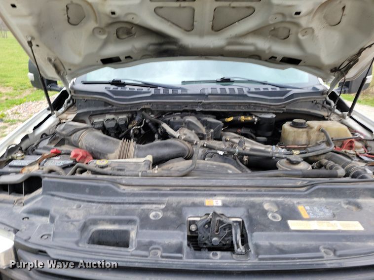 image for item DR7948 2019 Ford F450 Super Duty Crew Cab flatbed truck