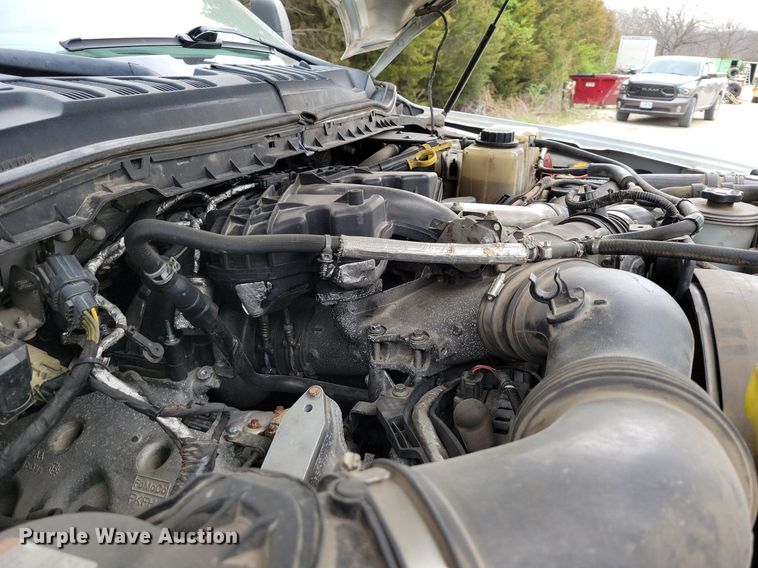 image for item DR7948 2019 Ford F450 Super Duty Crew Cab flatbed truck