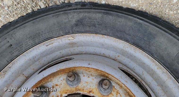 image for item DR7948 2019 Ford F450 Super Duty Crew Cab flatbed truck