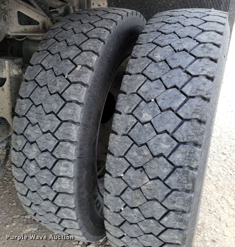 image for item DR7948 2019 Ford F450 Super Duty Crew Cab flatbed truck