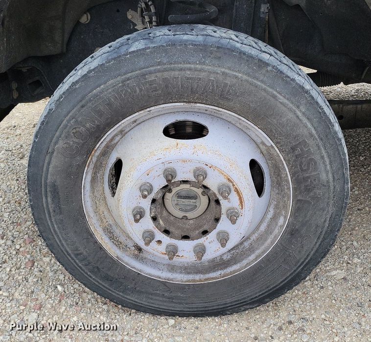 image for item DR7948 2019 Ford F450 Super Duty Crew Cab flatbed truck