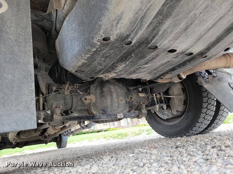 image for item DR7948 2019 Ford F450 Super Duty Crew Cab flatbed truck