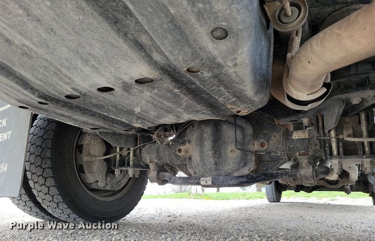 image for item DR7948 2019 Ford F450 Super Duty Crew Cab flatbed truck