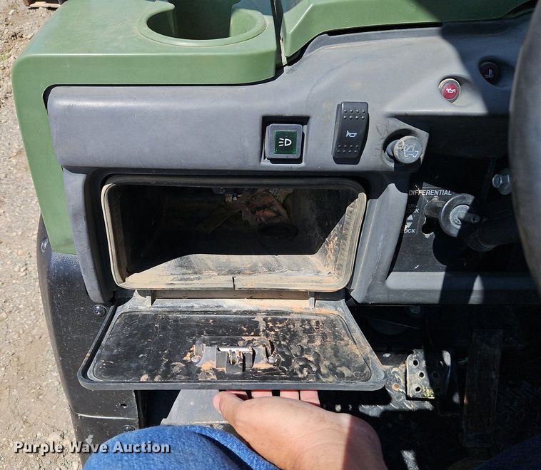 image for item DR8596 2013 Kawasaki  Mule 4010 utility vehicle