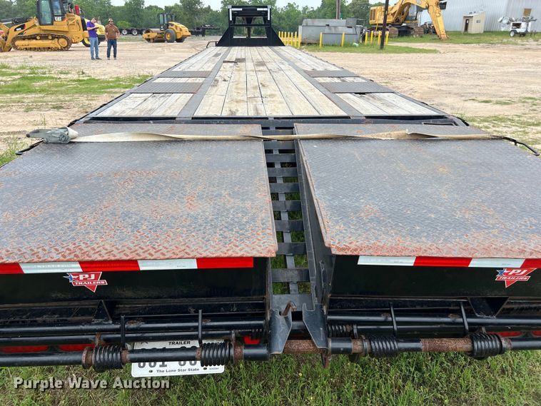 image for item DS2945 2020 PJ LD402 equipment trailer
