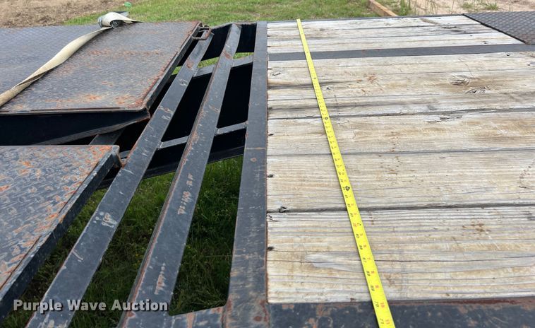 image for item DS2945 2020 PJ LD402 equipment trailer