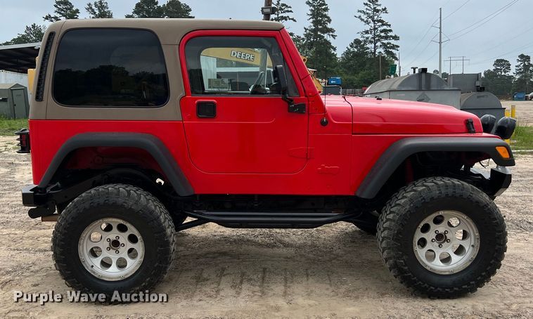 image for item DS2948 2000 Jeep Wrangler SUV