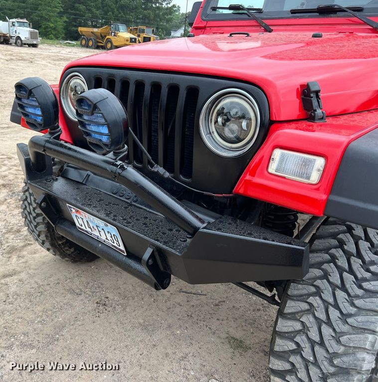 image for item DS2948 2000 Jeep Wrangler SUV