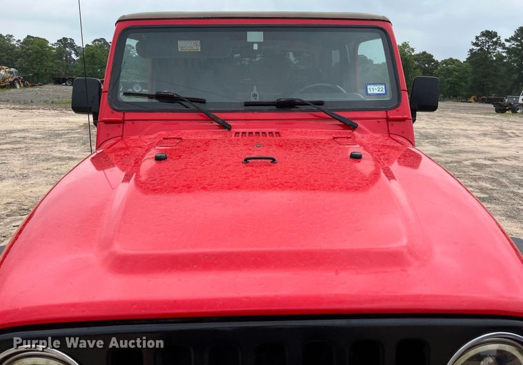 image for item DS2948 2000 Jeep Wrangler SUV