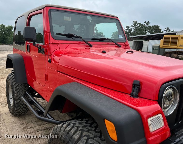 image for item DS2948 2000 Jeep Wrangler SUV