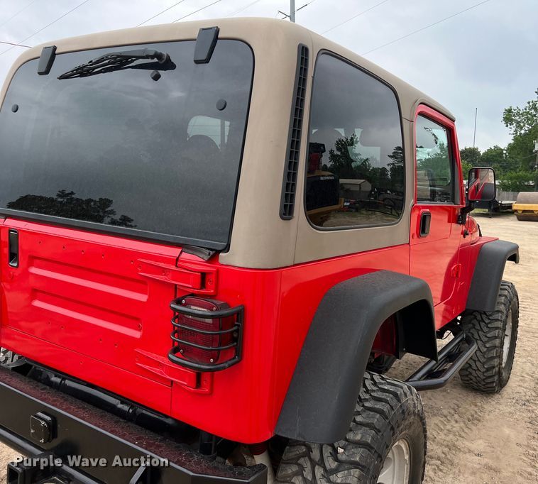 image for item DS2948 2000 Jeep Wrangler SUV