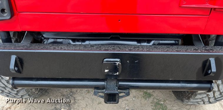 image for item DS2948 2000 Jeep Wrangler SUV