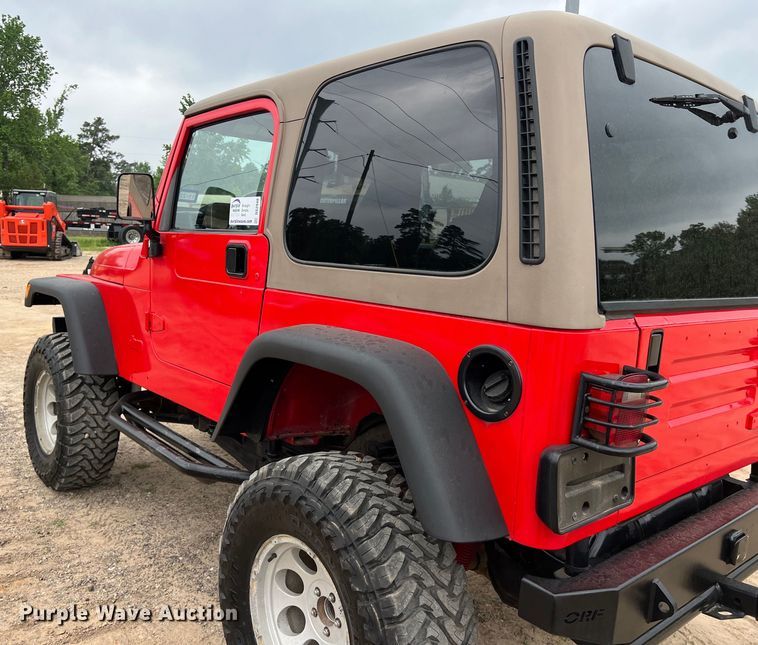 image for item DS2948 2000 Jeep Wrangler SUV