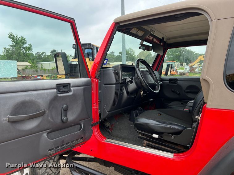 image for item DS2948 2000 Jeep Wrangler SUV