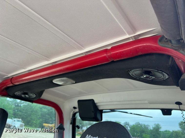 image for item DS2948 2000 Jeep Wrangler SUV