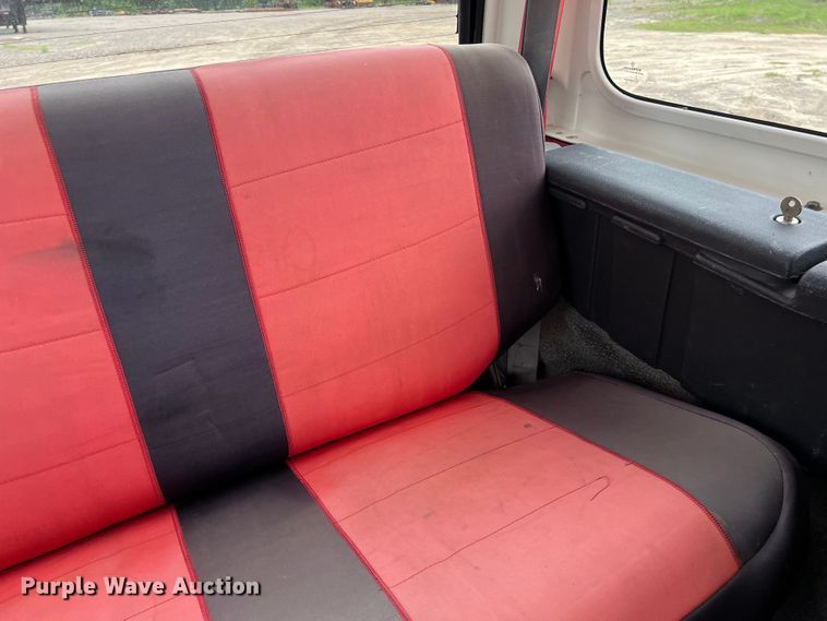 image for item DS2948 2000 Jeep Wrangler SUV