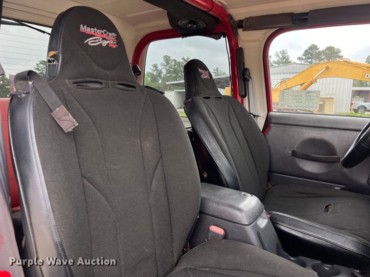 image for item DS2948 2000 Jeep Wrangler SUV