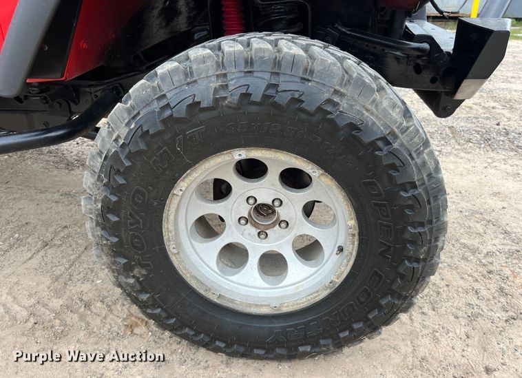 image for item DS2948 2000 Jeep Wrangler SUV