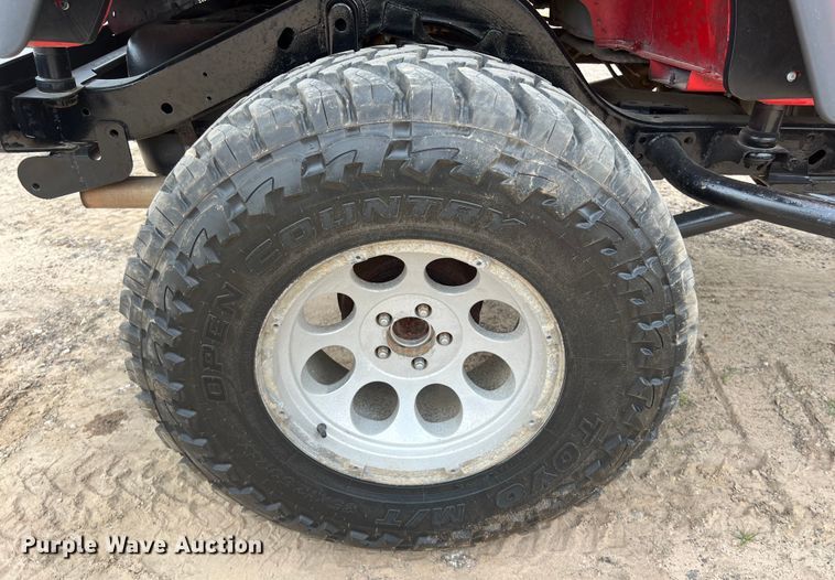 image for item DS2948 2000 Jeep Wrangler SUV