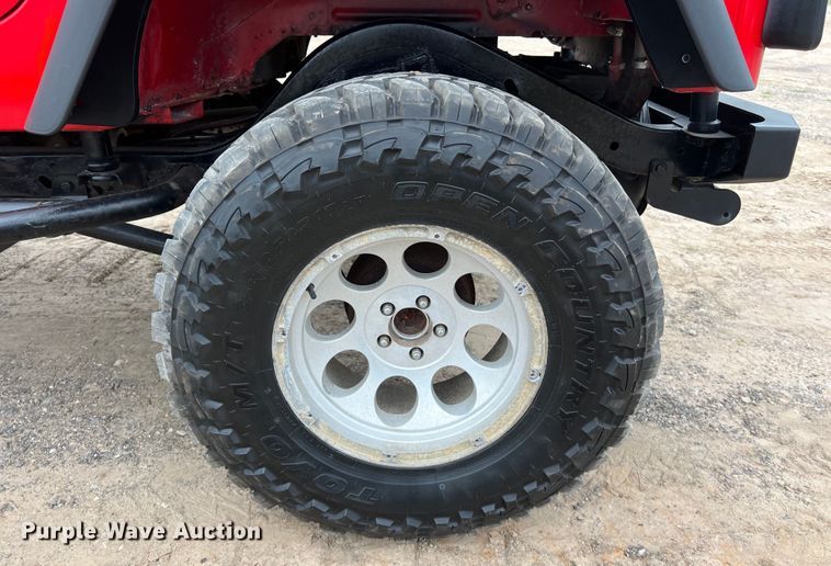 image for item DS2948 2000 Jeep Wrangler SUV