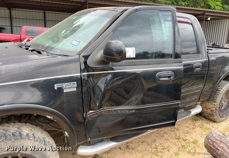 image for item DS3017 2003 Ford F150  SuperCrew pickup truck