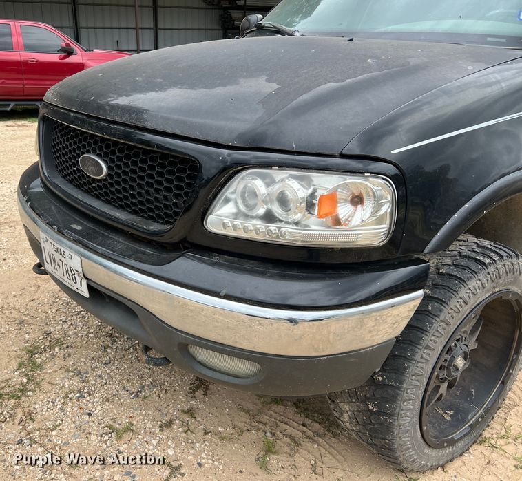 image for item DS3017 2003 Ford F150  SuperCrew pickup truck