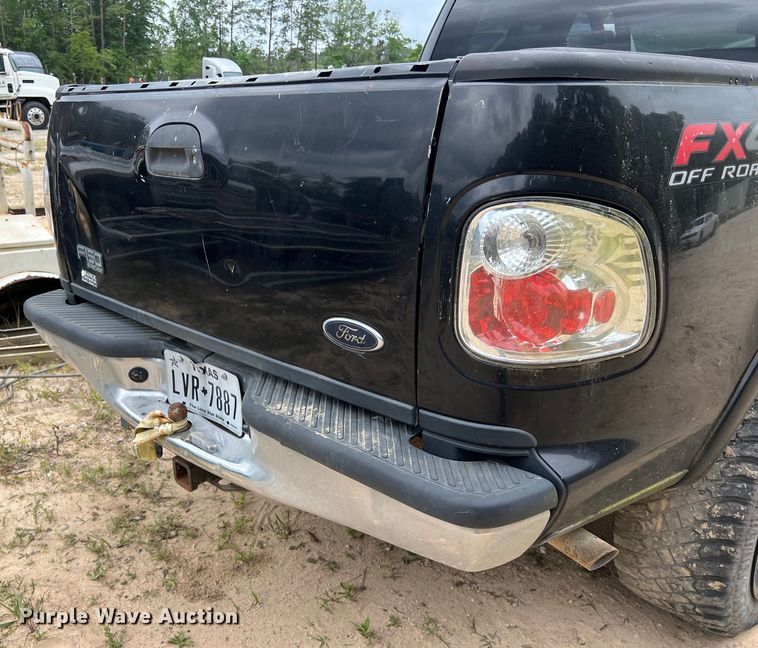 image for item DS3017 2003 Ford F150  SuperCrew pickup truck