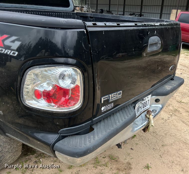 image for item DS3017 2003 Ford F150  SuperCrew pickup truck