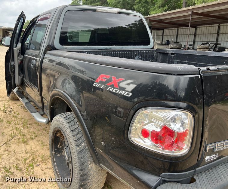 image for item DS3017 2003 Ford F150  SuperCrew pickup truck
