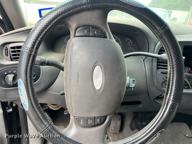 image for item DS3017 2003 Ford F150  SuperCrew pickup truck