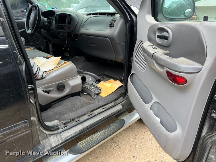 image for item DS3017 2003 Ford F150  SuperCrew pickup truck