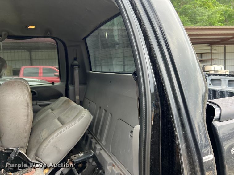 image for item DS3017 2003 Ford F150  SuperCrew pickup truck