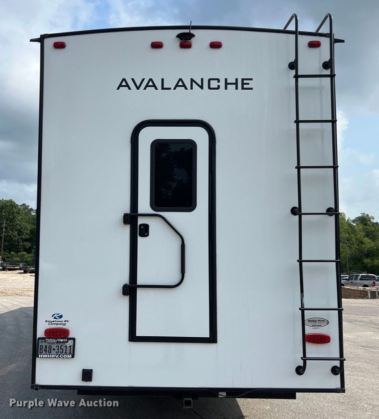 image for item DS3034 2021 Keystone Avalanche 395 BH Camper