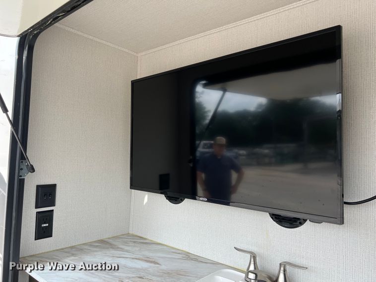 image for item DS3034 2021 Keystone Avalanche 395 BH Camper