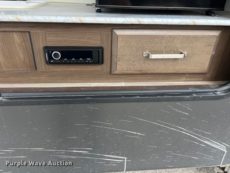 image for item DS3034 2021 Keystone Avalanche 395 BH Camper