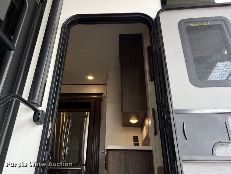 image for item DS3034 2021 Keystone Avalanche 395 BH Camper