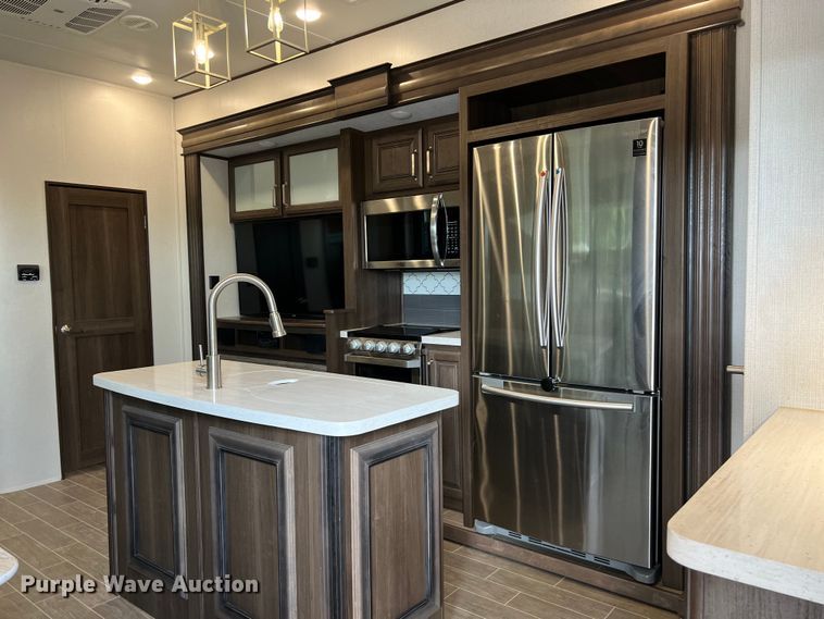 image for item DS3034 2021 Keystone Avalanche 395 BH Camper