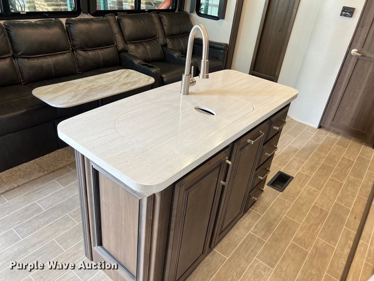 image for item DS3034 2021 Keystone Avalanche 395 BH Camper