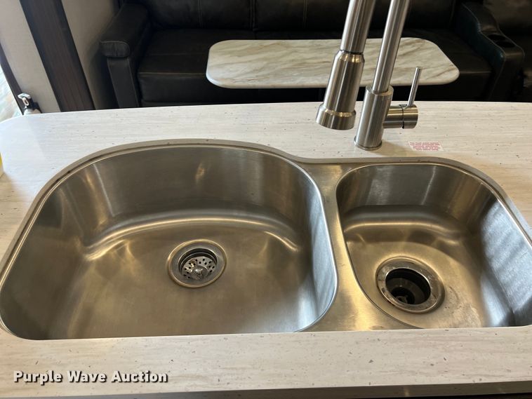 image for item DS3034 2021 Keystone Avalanche 395 BH Camper