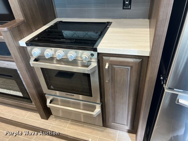 image for item DS3034 2021 Keystone Avalanche 395 BH Camper