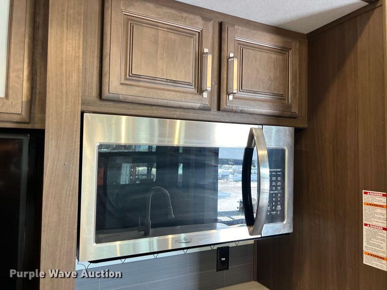 image for item DS3034 2021 Keystone Avalanche 395 BH Camper