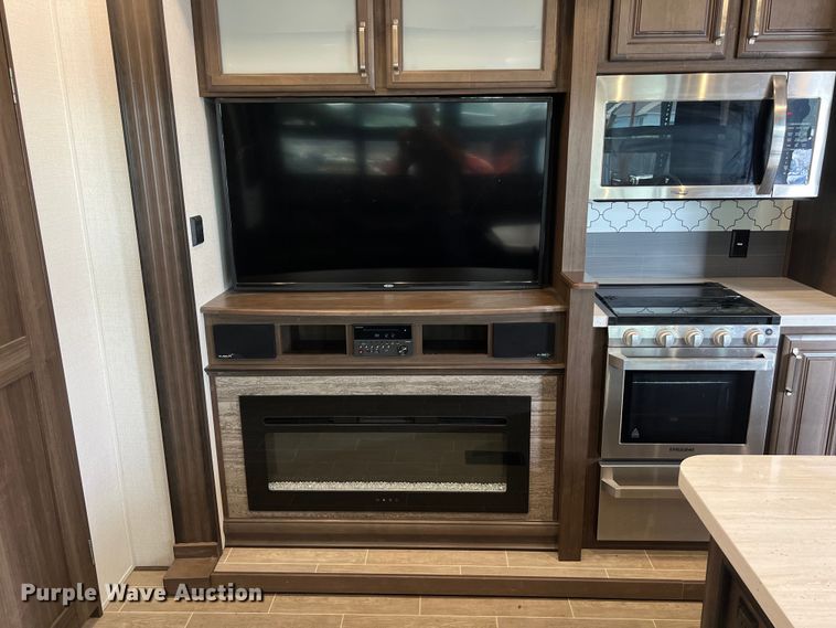 image for item DS3034 2021 Keystone Avalanche 395 BH Camper